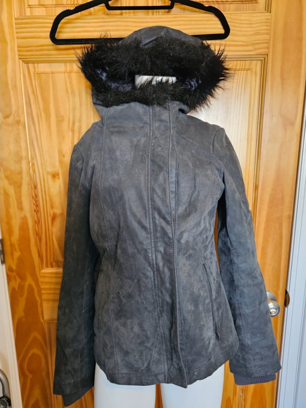 Danier Women's Size Small Genuine Leather Jacket